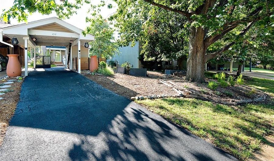 418 Great Hill Dr, Ballwin, MO 63021 - 2 Beds, 2 Bath