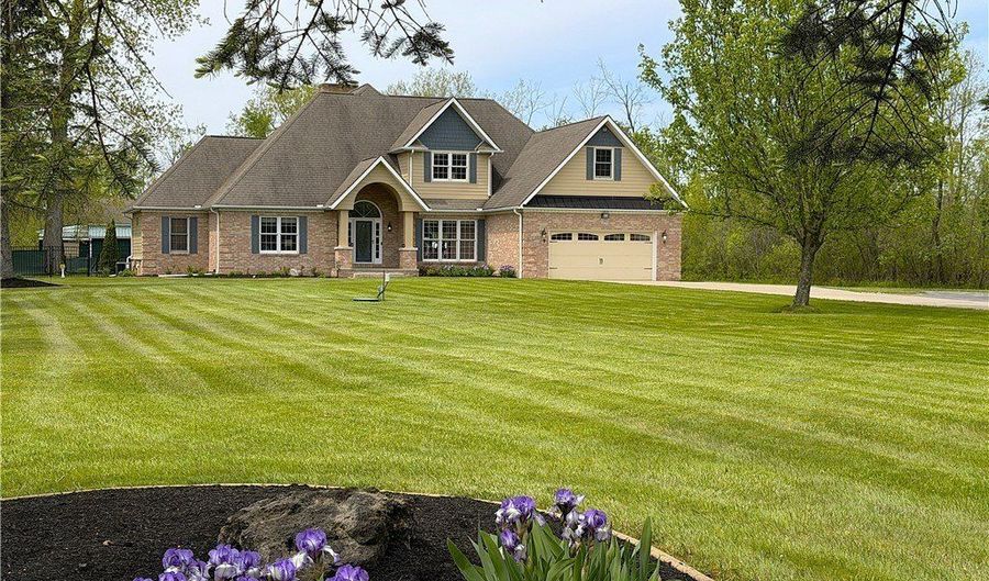 1362 Town Line Rd, Alden, NY 14004 - 4 Beds, 3 Bath