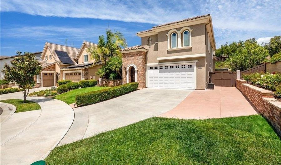 6996 Goldstone Rd, Carlsbad, CA 92009 - 5 Beds, 5 Bath