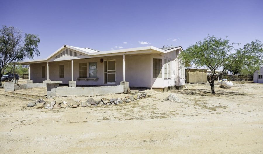 15761 W HOPI Dr, Casa Grande, AZ 85122 - 3 Beds, 2 Bath