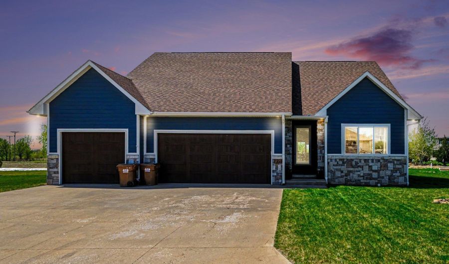 275 Driftwood Ln, Ashland, NE 68003 - 3 Beds, 2 Bath