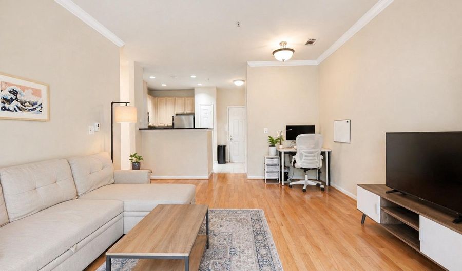 2465 ARMY NAVY Dr 1-101, Arlington, VA 22206 - 1 Beds, 1 Bath