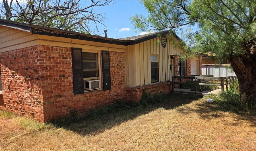 2150 Bridge Ave, Abilene, TX 79603 - 3 Beds, 1 Bath