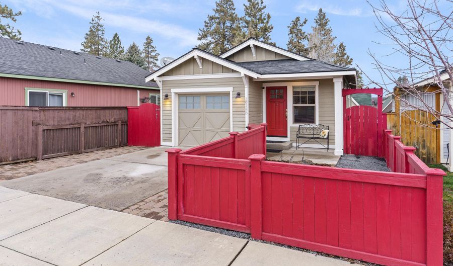 20288 Poe Sholes Dr, Bend, OR 97703 - 2 Beds, 2 Bath