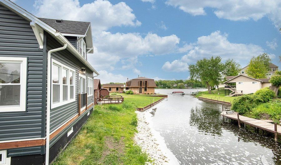 26415 W Beach St, Antioch, IL 60002 - 4 Beds, 2 Bath