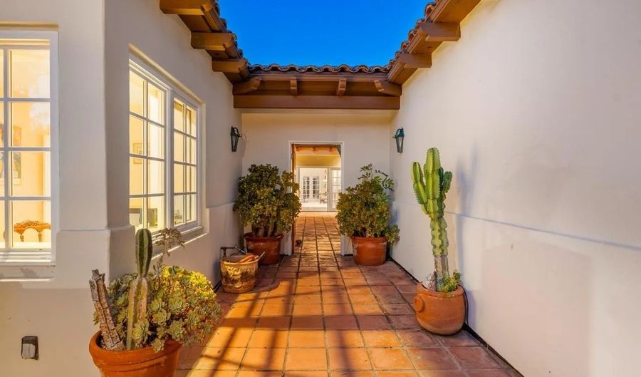 12364 Kingsgate Sq, San Diego, CA 92128 - 3 Beds, 2 Bath