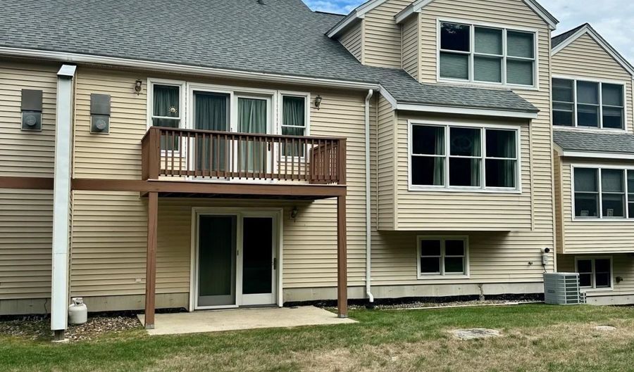 21 Coles Way, Atkinson, NH 03811 - 2 Beds, 3 Bath
