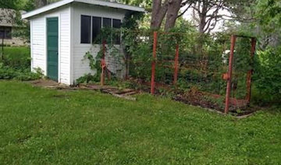 1304 Chestnut St, Atlantic, IA 50022 - 5 Beds, 2 Bath