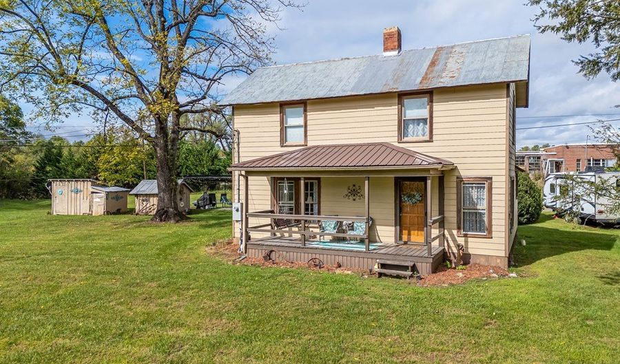 483 Store Hill Rd, Austinville, VA 24312 - 2 Beds, 1 Bath