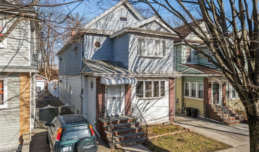 87-43 98th St, Woodhaven, NY 11421 - 6 Beds, 3 Bath