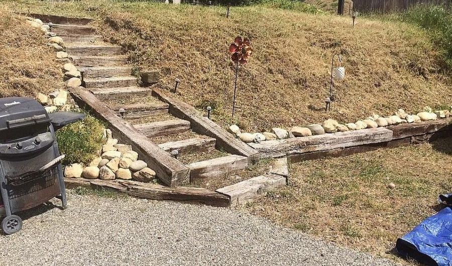 156 9TH Ave, Colville, WA 99114 - 2 Beds, 1 Bath