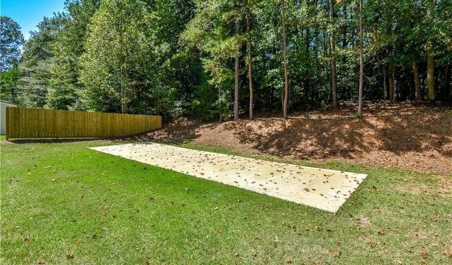 128 BROOKSIDE Dr, Alexander City, AL 35010 - 4 Beds, 3 Bath
