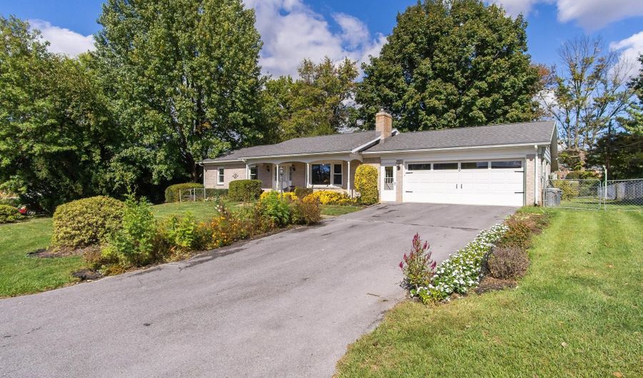 8 BRIGHTWOOD Dr, Hagerstown, MD 21740 - 4 Beds, 2 Bath