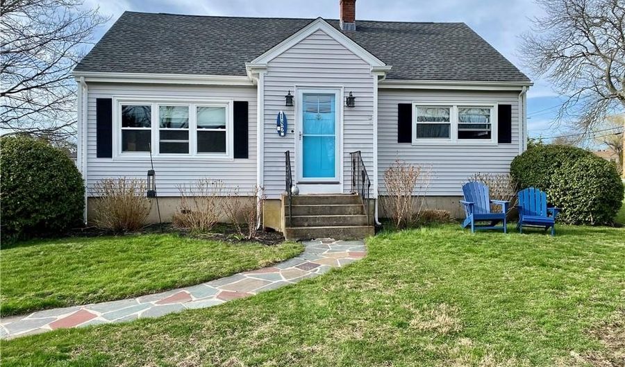 182 Newport Ave, Middletown, RI 02842 - 4 Beds, 2 Bath