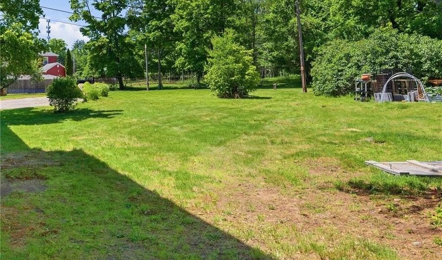 64 Nasonville Rd, Burrillville, RI 02830 - 8 Beds, 4 Bath