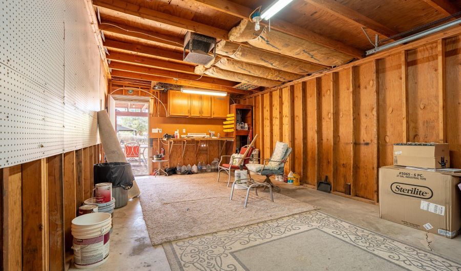 33750 S Ridgeway Rd, Black Canyon City, AZ 85324 - 3 Beds, 3 Bath