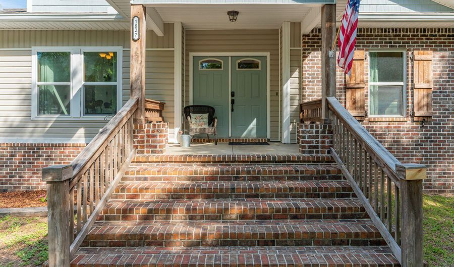 1827 Waterway Dr, Baker, FL 32531 - 5 Beds, 4 Bath