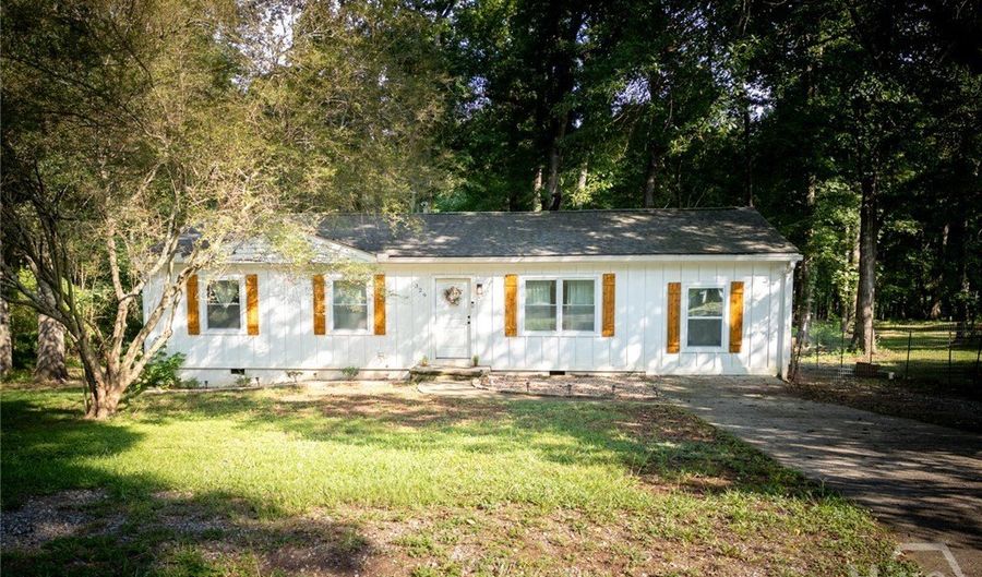 329 Marlborough Downs Rd, Athens, GA 30606 - 3 Beds, 2 Bath