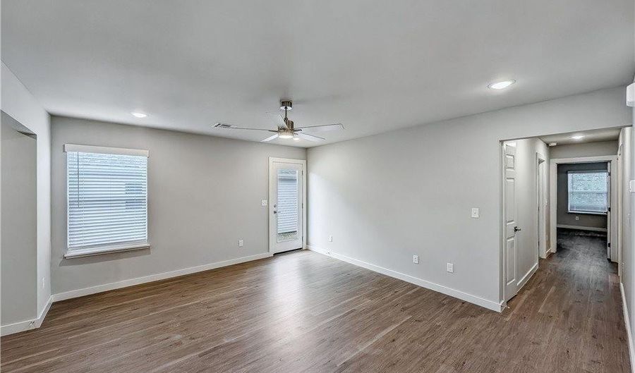 6308 Kathleen St, Bentonville, AR 72713 - 3 Beds, 2 Bath