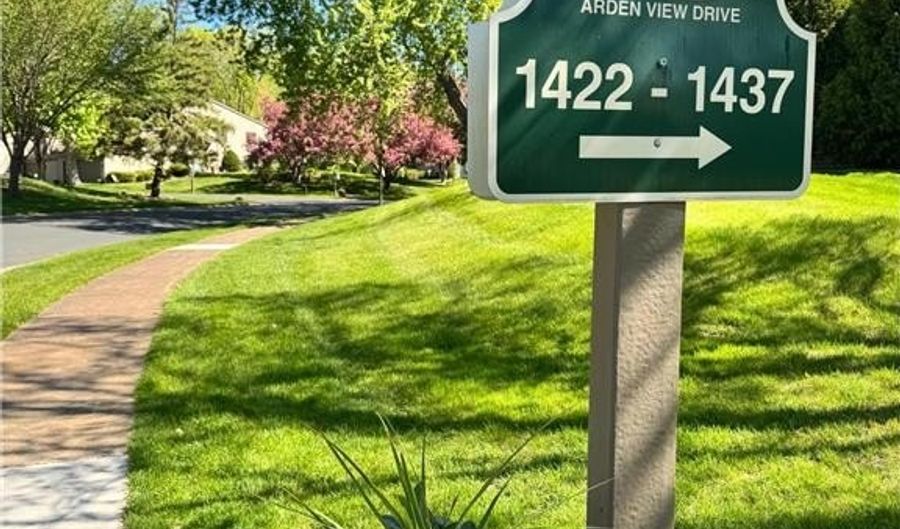 1432 Arden View Dr, Arden Hills, MN 55112 - 3 Beds, 3 Bath