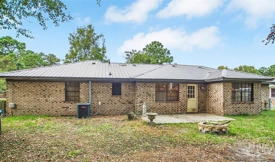 2511 Little John Ct, Savannah, GA 31406 - 3 Beds, 2 Bath