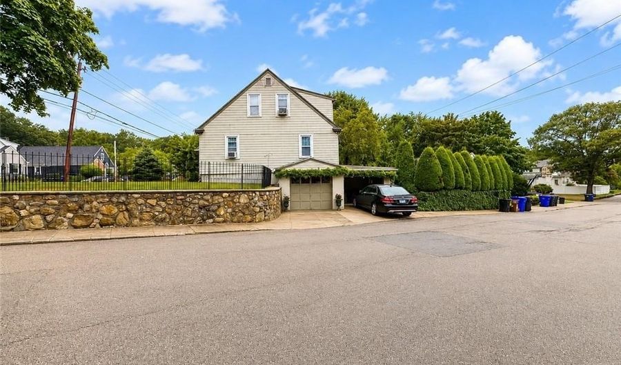 196 Fruit Hill Ave, North Providence, RI 02911 - 3 Beds, 3 Bath