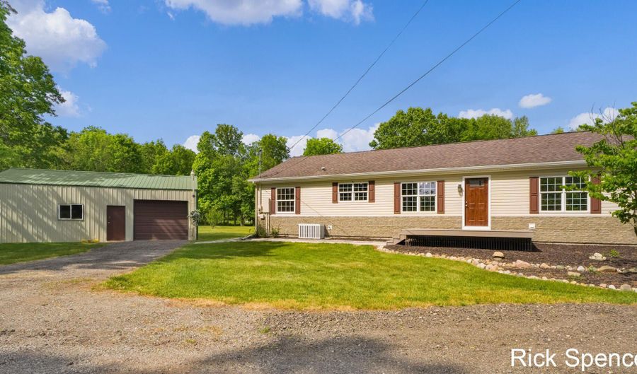3321 Babylon Rd, Allegan, MI 49010 - 3 Beds, 2 Bath