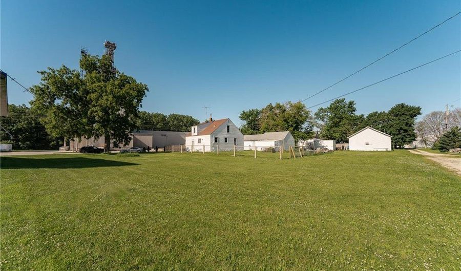106 SW Commerce St, Adams, MN 55909 - 3 Beds, 1 Bath