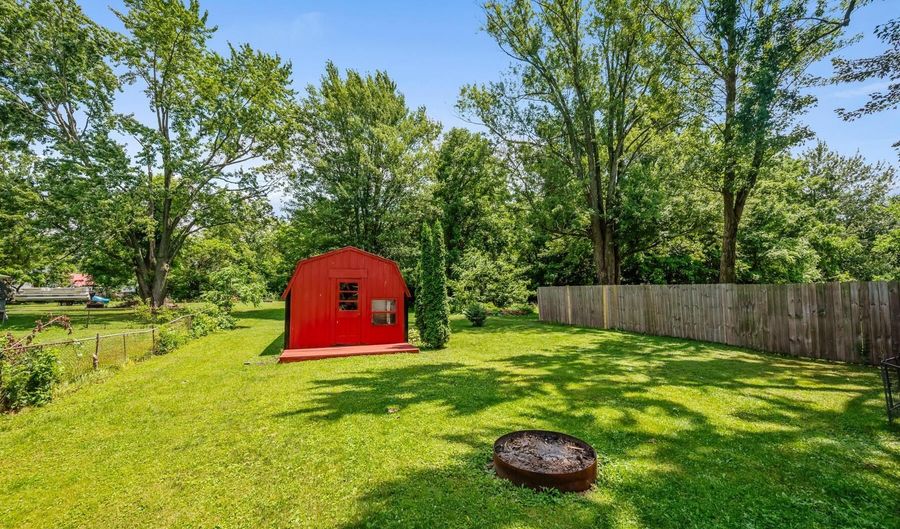 204 S Main St, Ashley, OH 43003 - 5 Beds, 2 Bath