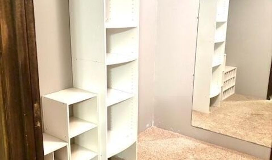 1606 Fairview Ave, Baxter Springs, KS 66713 - 3 Beds, 2 Bath