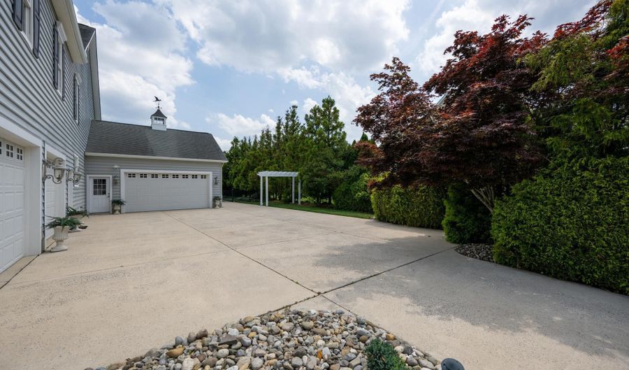35788 TARPON Dr, Lewes, DE 19958 - 5 Beds, 4 Bath