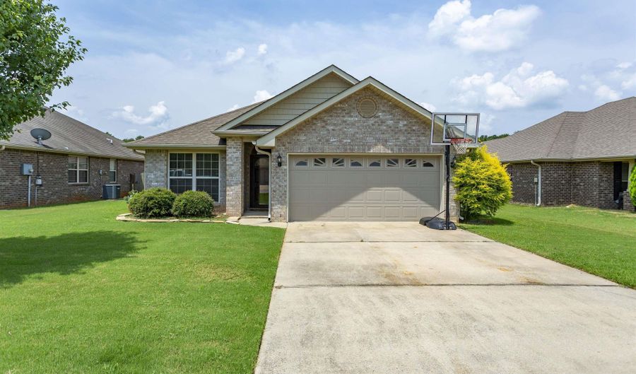 220 MAKENA Way, Alabaster, AL 35007 - 3 Beds, 2 Bath