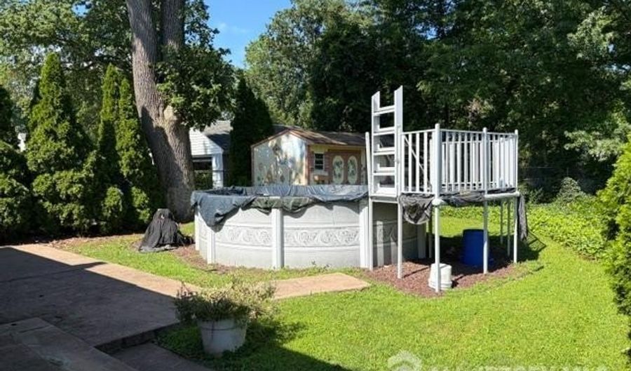 25 Chase Ave, Avenel, NJ 07001 - 2 Beds, 1 Bath