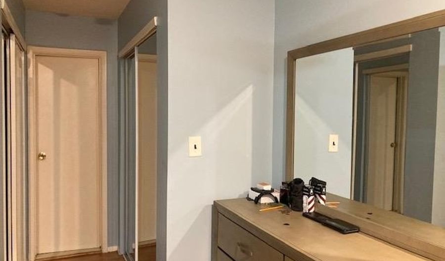 615 Broadway 11, Amityville, NY 11701 - 1 Beds, 1 Bath