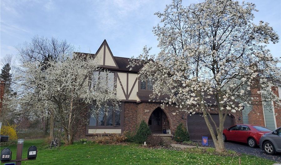 212 Robin Rd, Amherst, NY 14228 - 4 Beds, 2 Bath