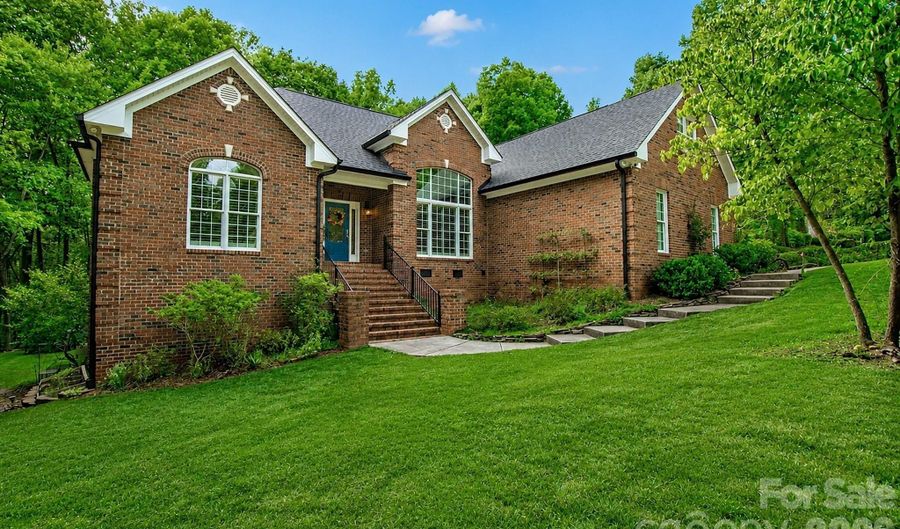 265 Westminster Ct 55, Asheboro, NC 27205 - 3 Beds, 3 Bath