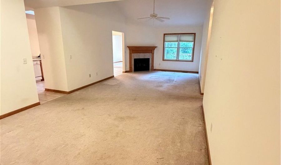 1437 Waters Edge Dr, Akron, OH 44313 - 2 Beds, 2 Bath