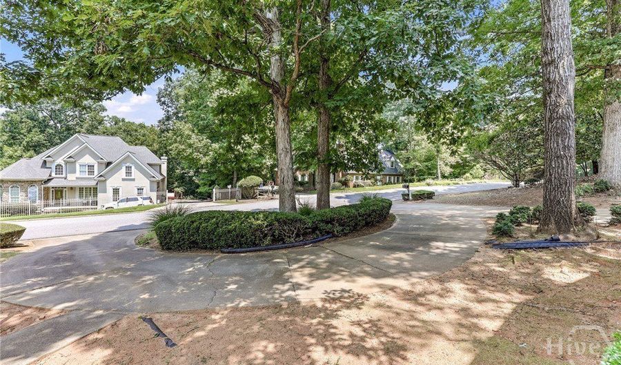 372 Woodhaven Dr, Athens, GA 30606 - 4 Beds, 3 Bath