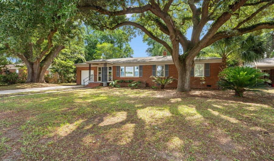 1703 Palmetto Dr, Beaufort, SC 29902 - 3 Beds, 1 Bath