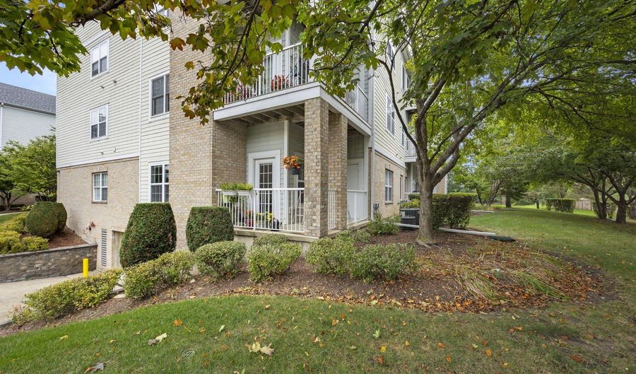 1275 W Lake St 104, Addison, IL 60101 - 2 Beds, 2 Bath