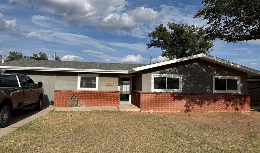 602 NW 11th St, Andrews, TX 79714 - 3 Beds, 2 Bath