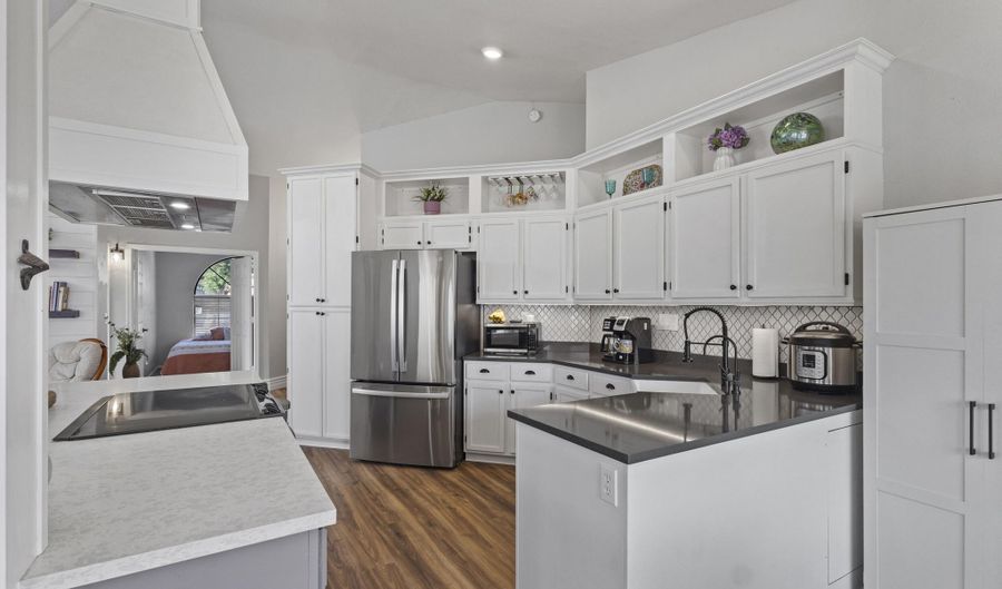 10733 W CLOVER Way, Avondale, AZ 85392 - 3 Beds, 2 Bath