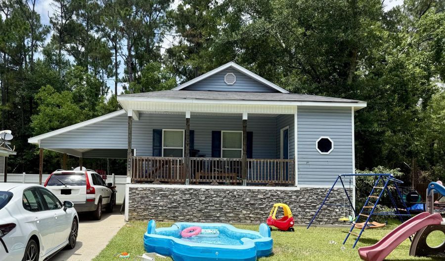 6088 E Hinds St, Bay St. Louis, MS 39520 - 3 Beds, 2 Bath