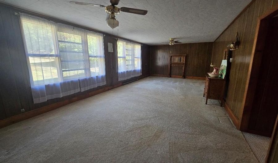 7886 State Highway 3, Alderson, WV 24910 - 7 Beds, 3 Bath