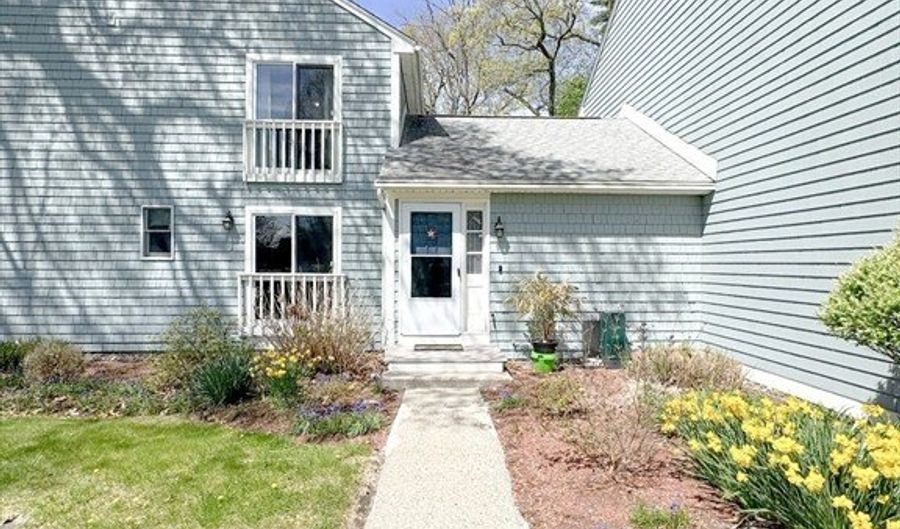 9 Acadia Kimball Rd 9, Amesbury, MA 01913 - 3 Beds, 2 Bath