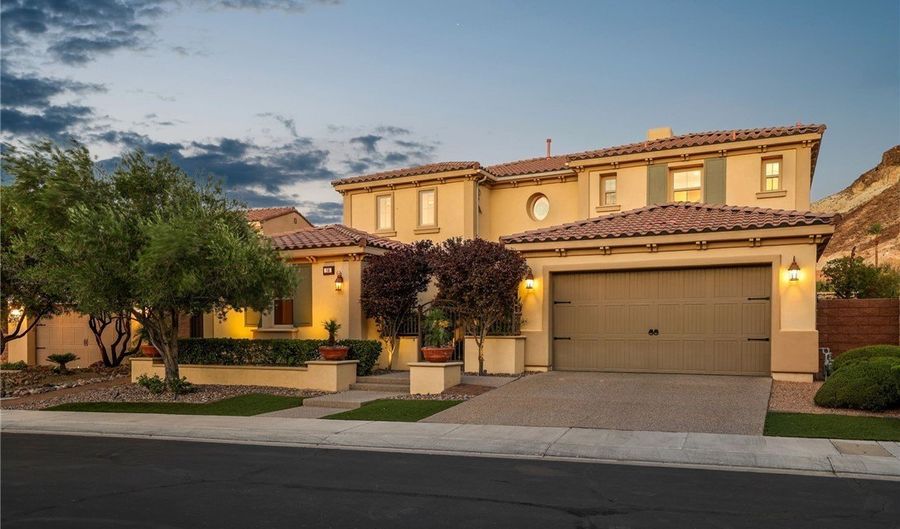 14 Benevolo Dr, Henderson, NV 89011 - 4 Beds, 4 Bath