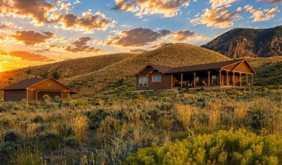 56 Green Creek Rd, Cody, WY 82414 - 3 Beds, 2 Bath