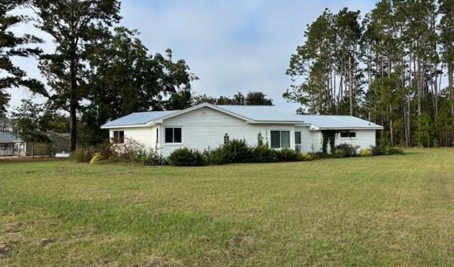 2251 Zoar Rd SW, Baxley, GA 31513 - 3 Beds, 2 Bath