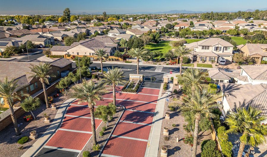 3962 E REDWOOD Pl, Chandler, AZ 85286 - 4 Beds, 4 Bath