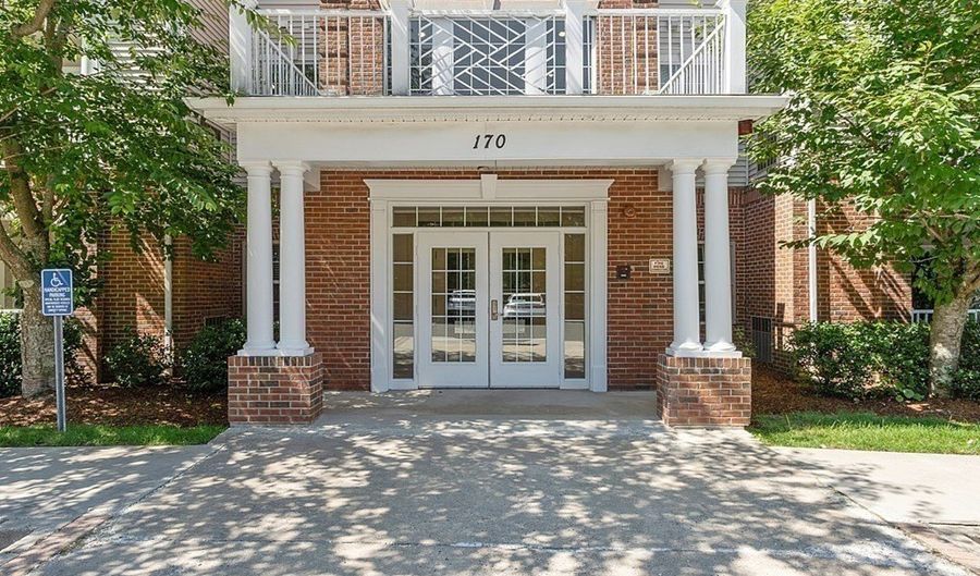 170 Haverhill St 136, Andover, MA 01810 - 2 Beds, 1 Bath